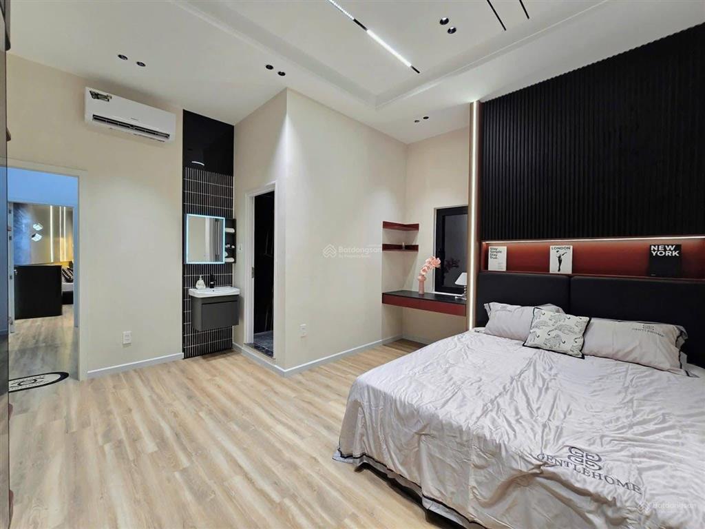 2 tỷ 380 còn thương lượng nhà phan văn trị, gò vấp 4pn 4wc