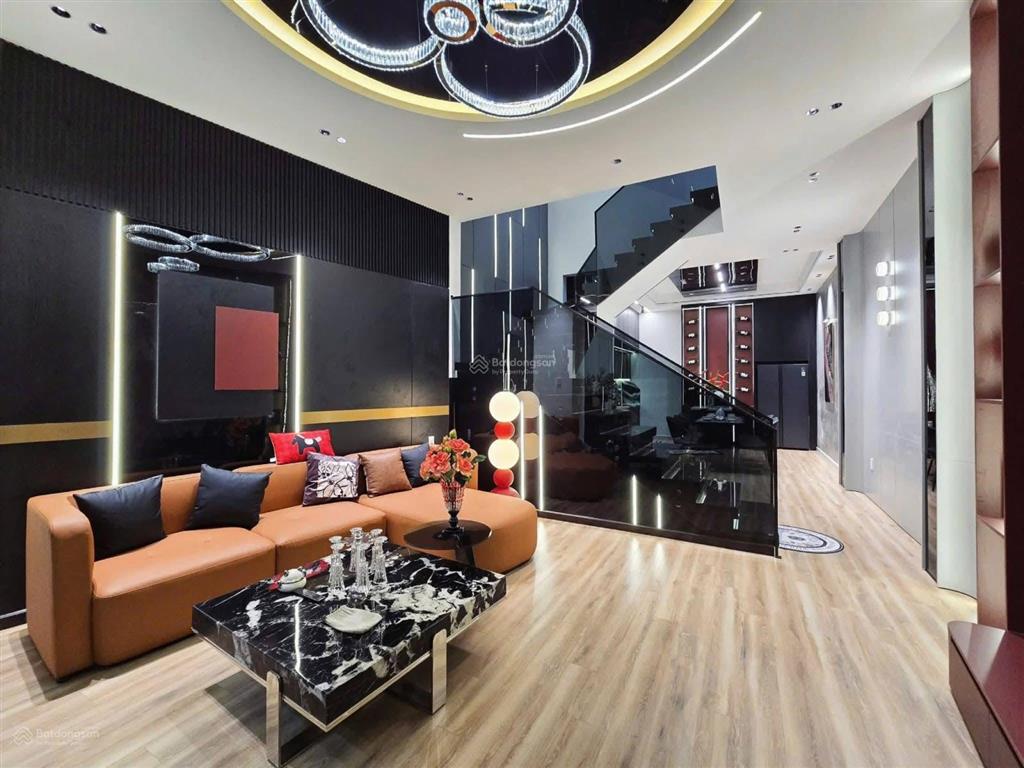 2 tỷ 380 còn thương lượng nhà phan văn trị, gò vấp 4pn 4wc