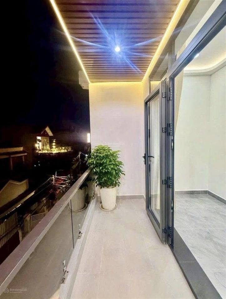 Nhà đường vĩnh viễn, q10  hđ thuê 23tr/tháng