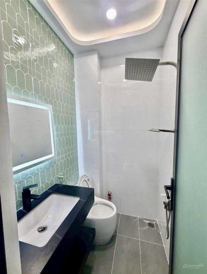 Nhà đường vĩnh viễn, q10  hđ thuê 23tr/tháng