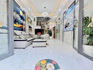 2ty980 nhà huỳnh văn bánh q.pn hđ thuê 22tr/tháng