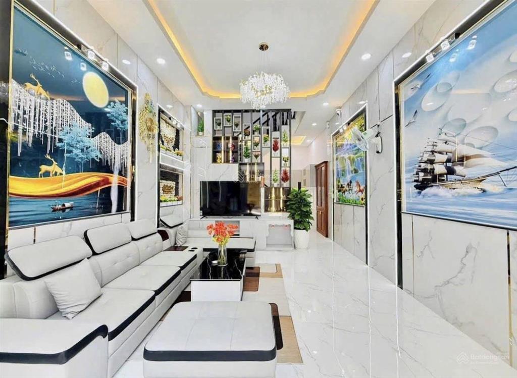 2ty980 nhà huỳnh văn bánh q.pn hđ thuê 22tr/tháng