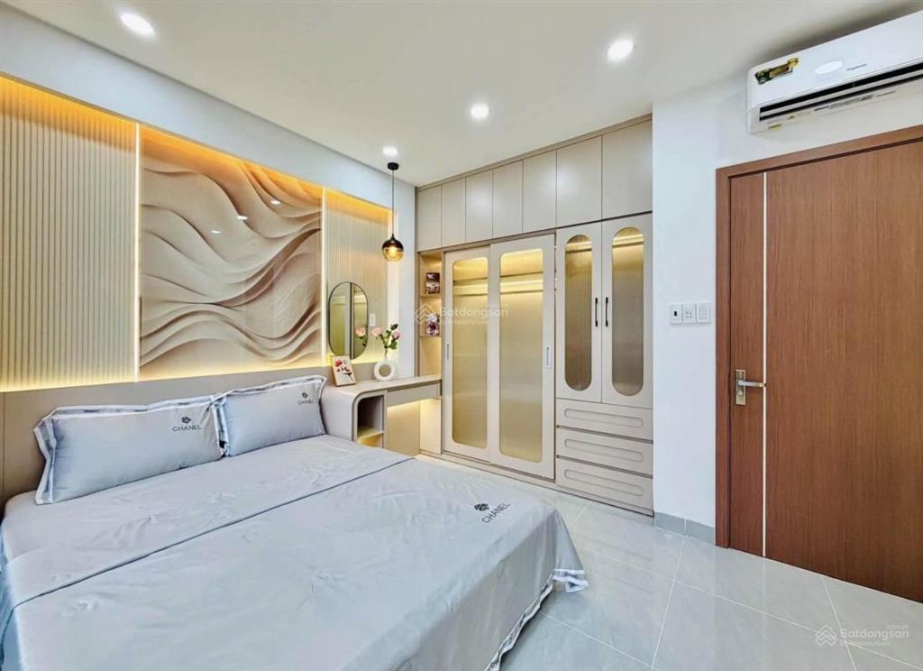 3 tỷ 080 triệu nhà hoàng văn thụ, tân bình, 3 lầu thang máy 5pn, shr, đang cho thuê 20tr/th