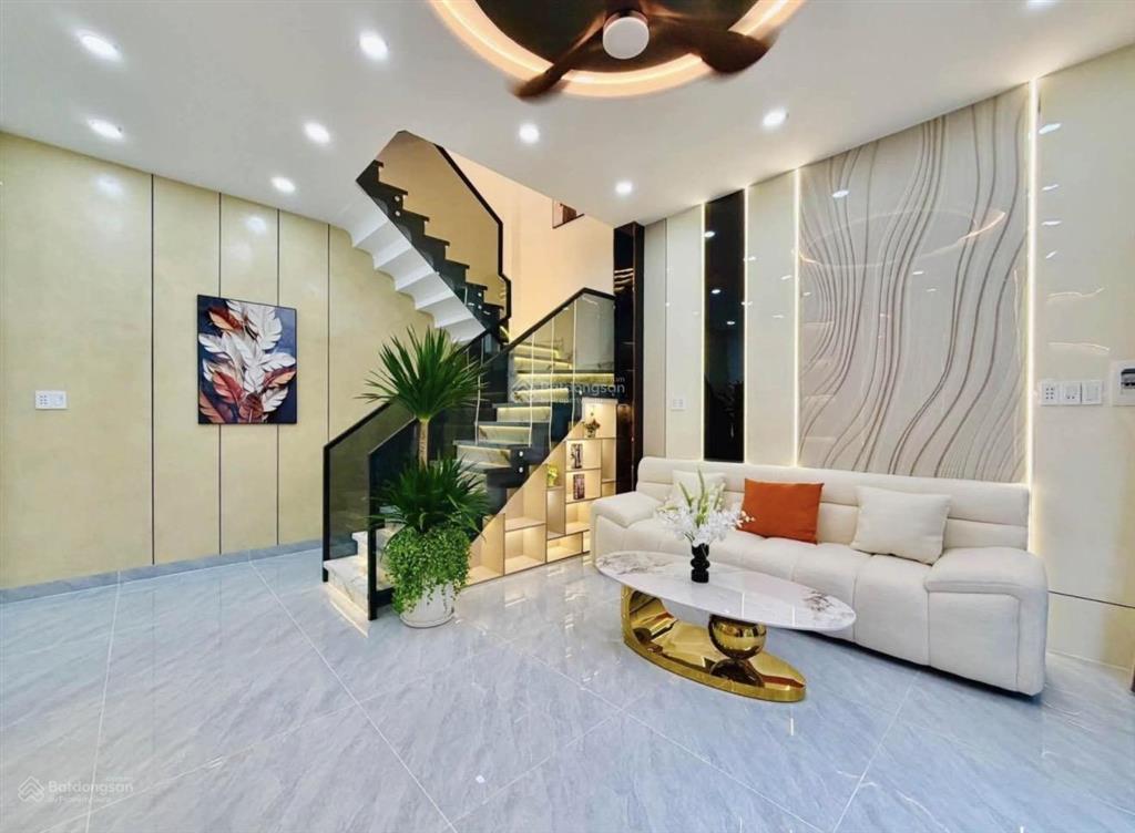 3 tỷ 080 triệu nhà hoàng văn thụ, tân bình, 3 lầu thang máy 5pn, shr, đang cho thuê 20tr/th