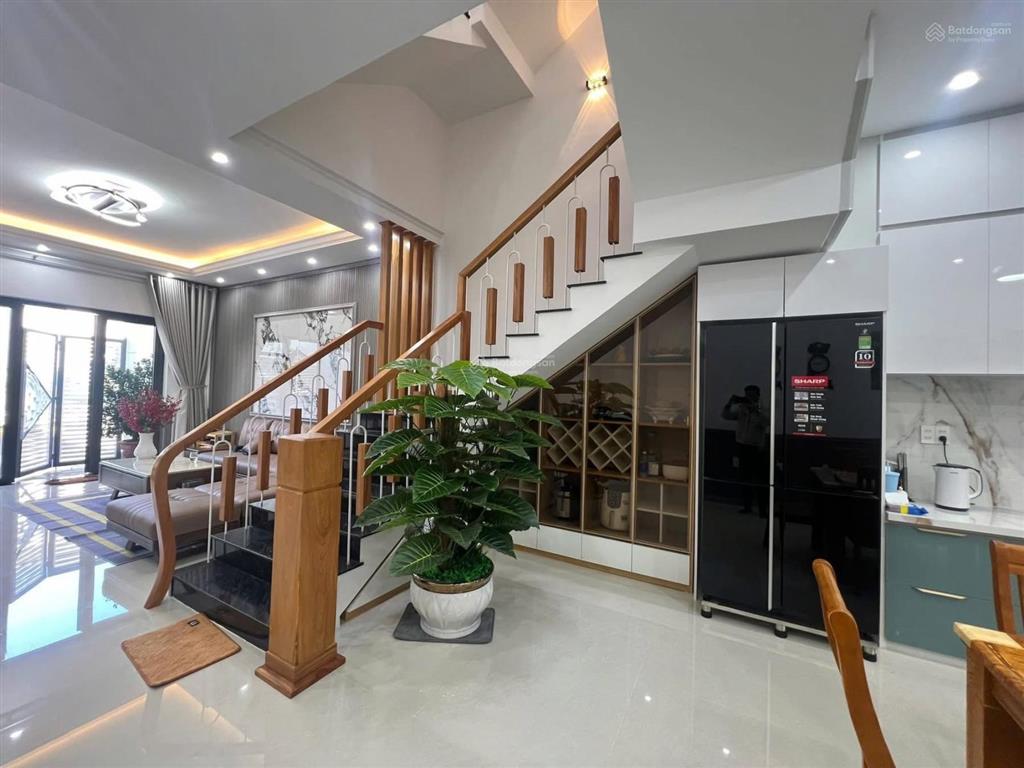 1t960 bán nhà riêng tại phan đình phùng, 72m2, 3pn, 3wc, 2 tầng, mặt tiền 8m