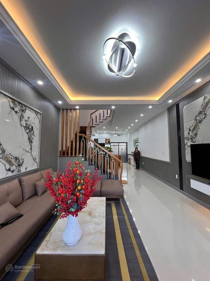 1t960 bán nhà riêng tại phan đình phùng, 72m2, 3pn, 3wc, 2 tầng, mặt tiền 8m