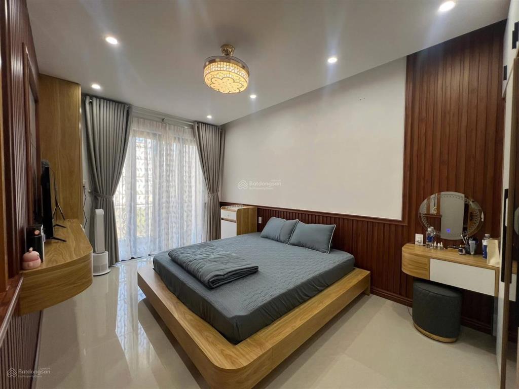 1t960 bán nhà riêng tại phan đình phùng, 72m2, 3pn, 3wc, 2 tầng, mặt tiền 8m