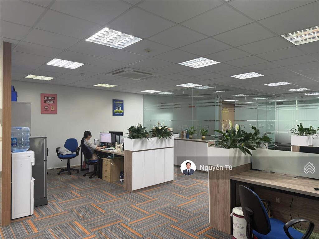 Bql cho thuê văn phòng ttc tower duy tân. dt 200m2 (có cắt lẻ từ 100m2),sẵn nội thất vào được luôn