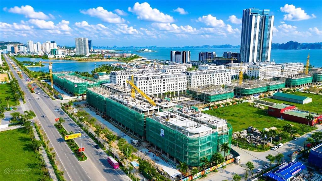 Bán căn ngoại giao liền kề phố  biển. giá chỉ 1x tỷ. kđt vịnh biển hạ long marina.  0916 916 ***
