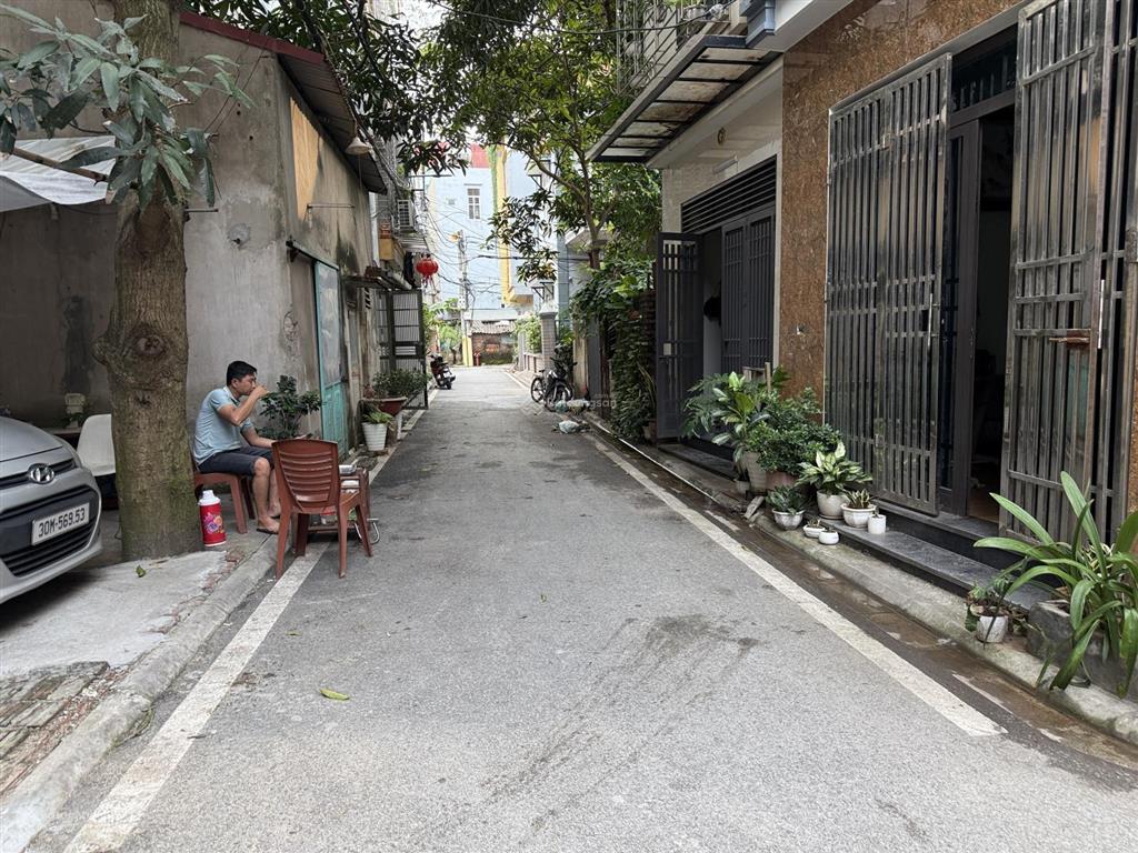 Quá rẻ  f0 đất full thổ cư 50m2 sát kđt việt hưng, ngõ ô tô tránh, mặt tiền 4.8m  7.5 tỷ