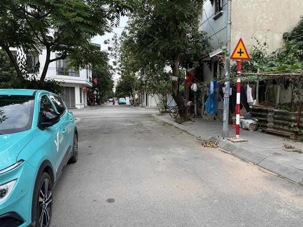 Quá rẻ  f0 đất full thổ cư 50m2 sát kđt việt hưng, ngõ ô tô tránh, mặt tiền 4.8m  7.5 tỷ