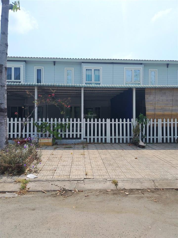 Cho thuê nhà nguyên căn kbt tiamo  căn góc sân vườn rổng rãi chỉ 10tr