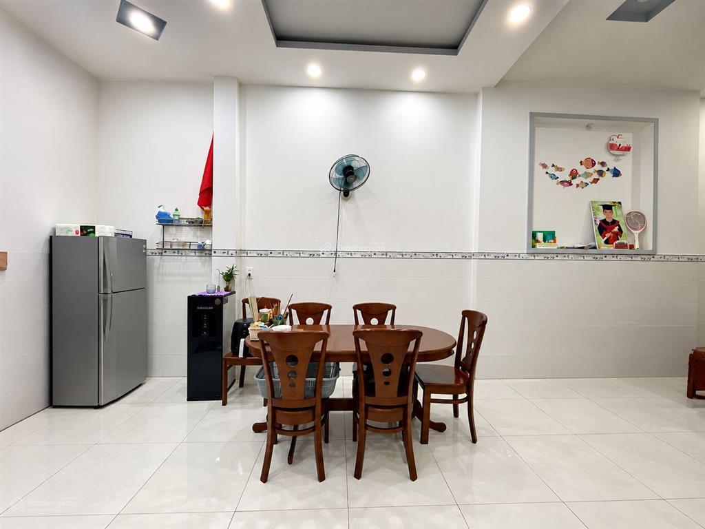 Chủ gấp bán nhà đẹp 2 lầu 93m2 nguyễn văn tạo, long thới, nhà bè giá chỉ 3,95 tỷ