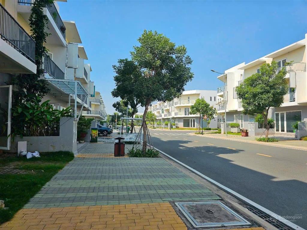 Giá sập sàn 9.5tỷ cho shophouse trục chính ngay vòng xoay d.a dragon village  vừa ở vừa kinh doanh