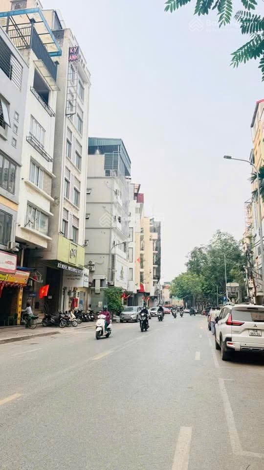 31,5 tỷ xã đàn đống đa 65m2*7 tầng*mt 5,5m vỉa hè rộng 4oto tránh kd dòng tiền 1,2 tỷ/năm