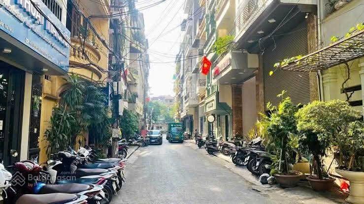 19,5 tỷ chùa láng 55m2*5 tầng*4,5m mặt tiền ô tô dừng đỗ kinh doanh đỉnh phố sầm uất
