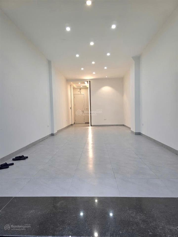 30,5 tỷ phố đông các 70m2*5 tầng*mt 4,5m oto dừng đỗ thông sàn kinh doanh đỉnh dòng tiền 850tr/năm