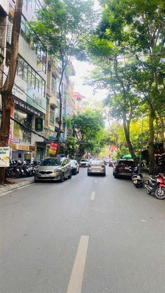 32,5 tỷ hoàng cầu 70m2*9 tầng*mt 5,5m vỉa hè 5m ô tô tránh dừng đỗ thoải mái kd 1,5 tỷ/năm