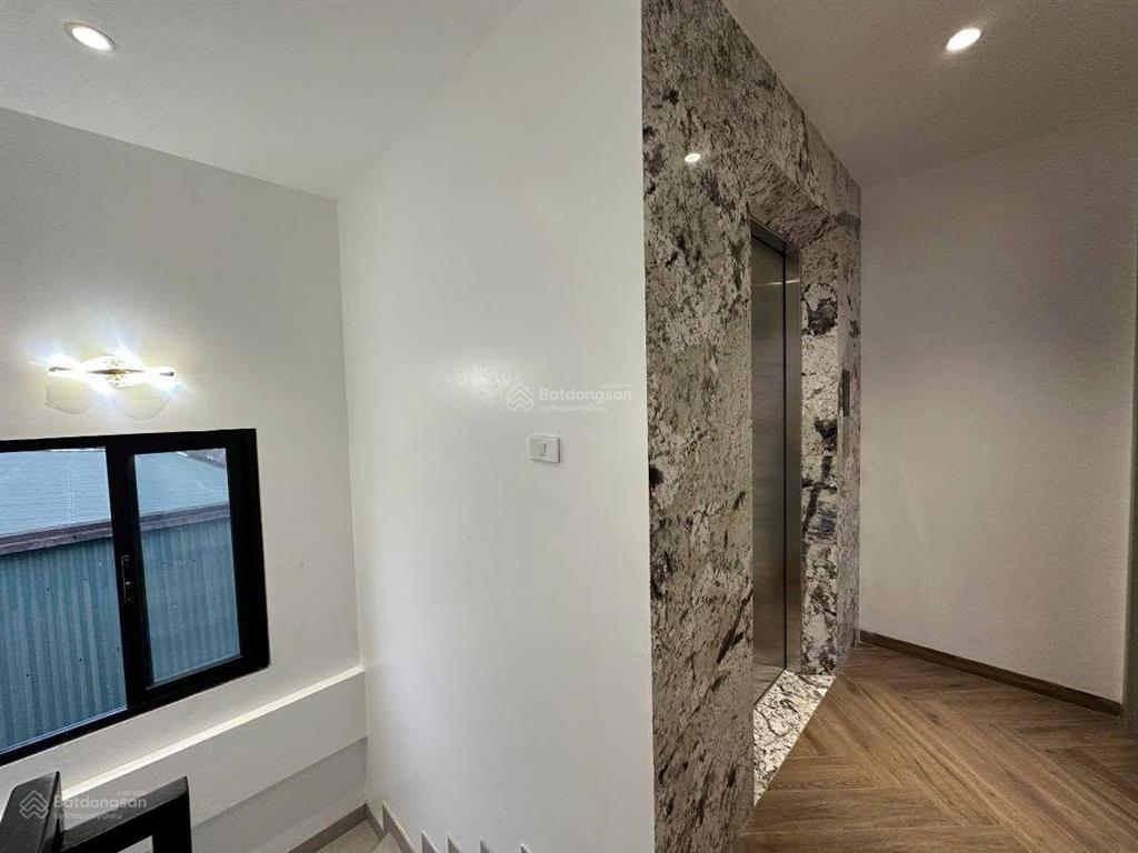 19,5 tỷ ngọc khánh ba đình 55m2*6 tầng*5m mt oto tránh vỉa hè full nội thất