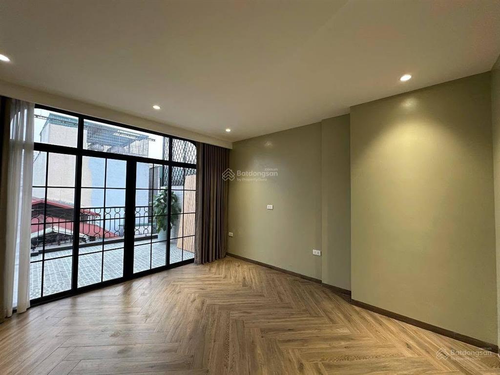 19,5 tỷ ngọc khánh ba đình 55m2*6 tầng*5m mt oto tránh vỉa hè full nội thất