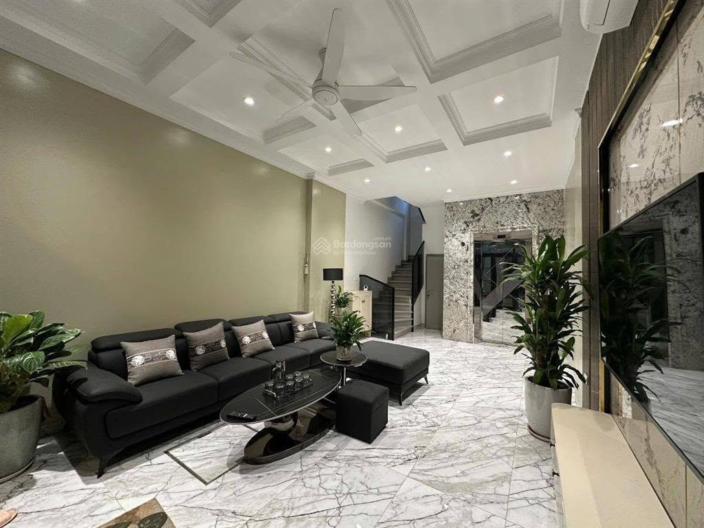 19,5 tỷ ngọc khánh ba đình 55m2*6 tầng*5m mt oto tránh vỉa hè full nội thất