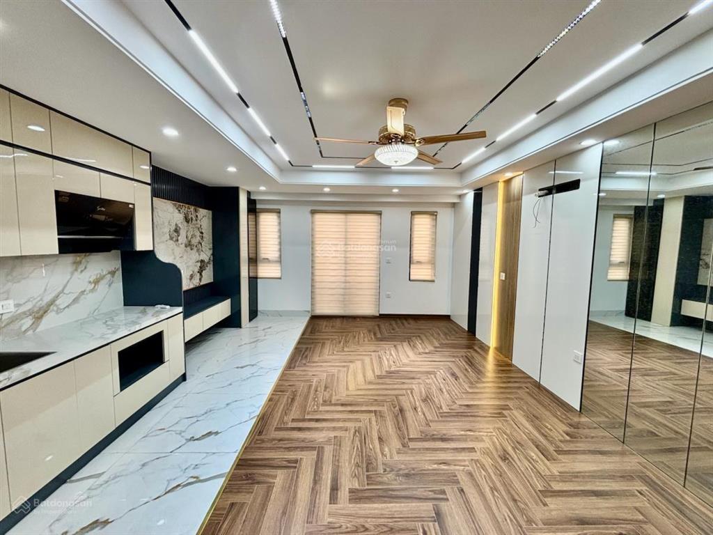 21,5 tỷ trần duy hưng 60m2*6tầng*5,5m mt ngõ thông trung kính 2 mặt thoáng full nội thất kinh đỉnh