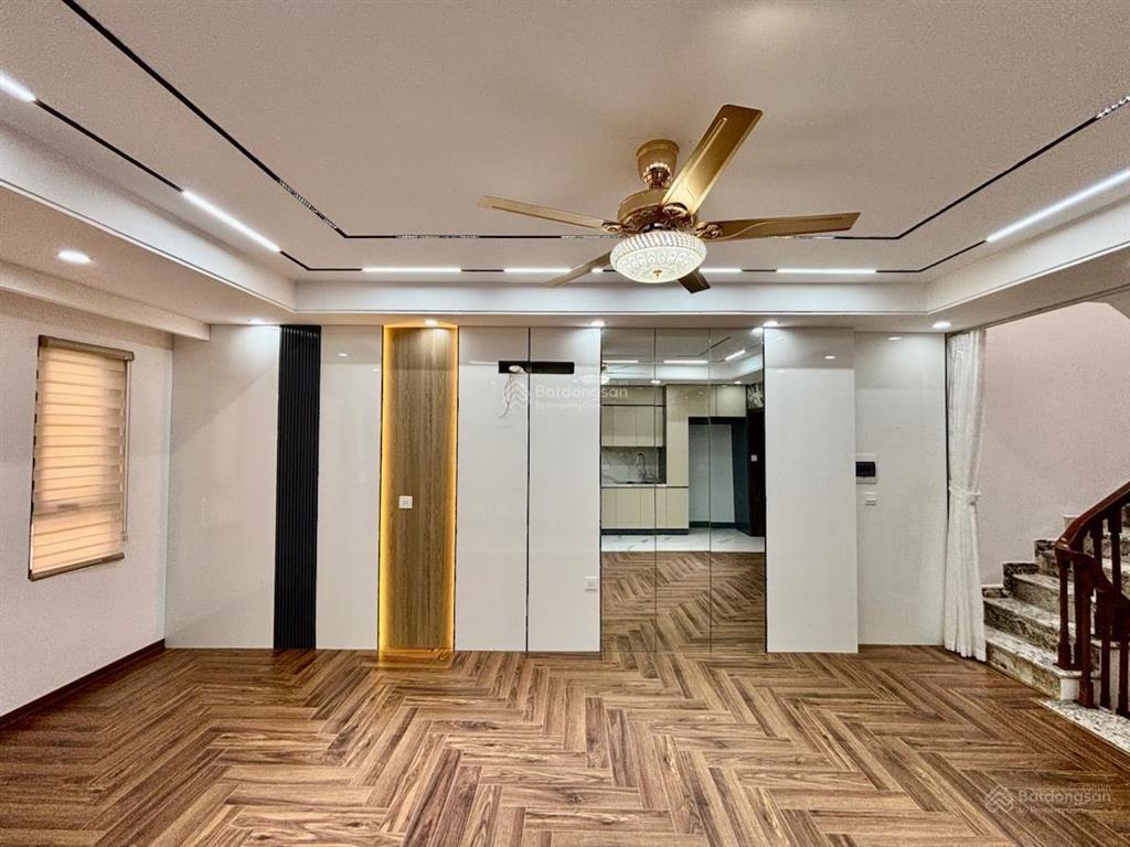 21,5 tỷ trần duy hưng 60m2*6tầng*5,5m mt ngõ thông trung kính 2 mặt thoáng full nội thất kinh đỉnh