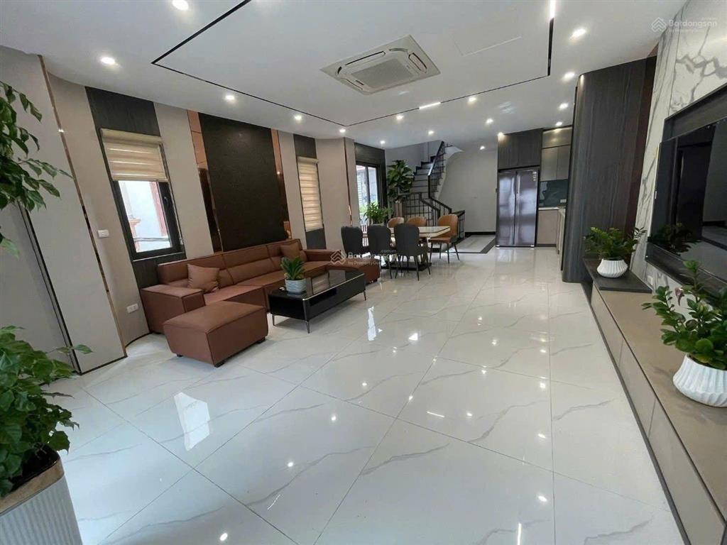 23,5 tỉ ngọc khánh 65m2*8 tầng thang máy mt 5m oto tránh dừng đỗ kd sầm uất nhà 2 mặt thoáng