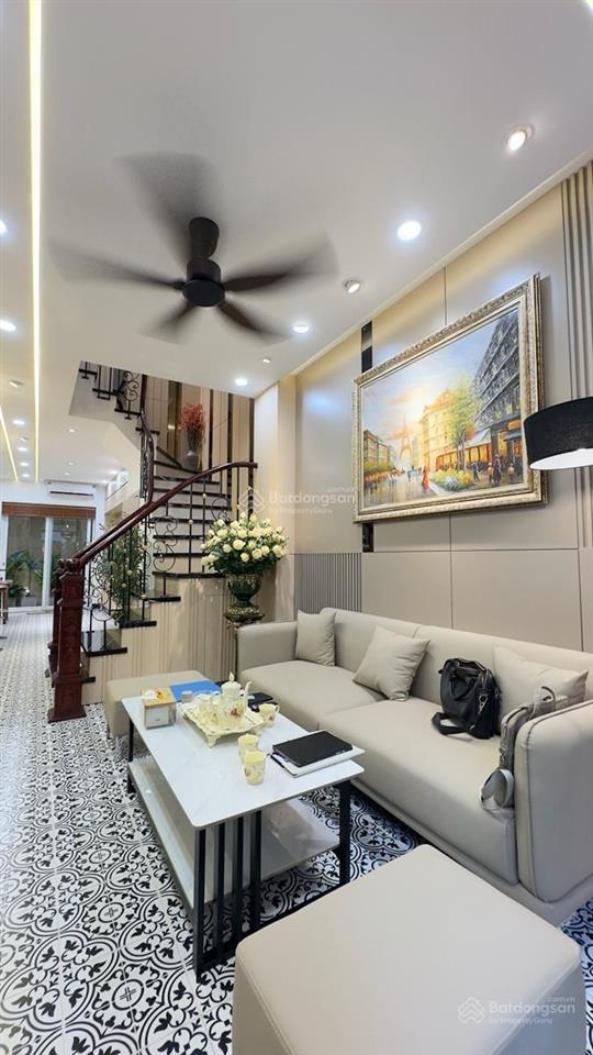 18,5 tỉ cảm hội 75m2*5 tầng thang máy*3,5m mr full nội thất ttq. hbt oto đỗ cổng ở kết hợp kd đỉnh