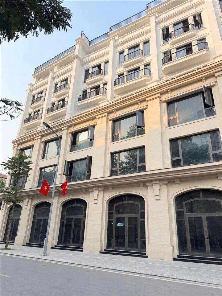 195 tỉ mp chùa láng tòa nhà 10 tầng*240m*10m mt full nội thất thông sàn vỉa hè oto tránh kd đỉnh