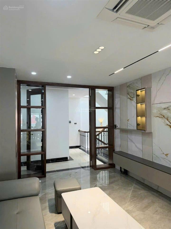 25,5 tỷ đê la thành 60m*8 tầng*4,8m mt thang máy thông sàn full nội thất oto tránh dừng đỗ