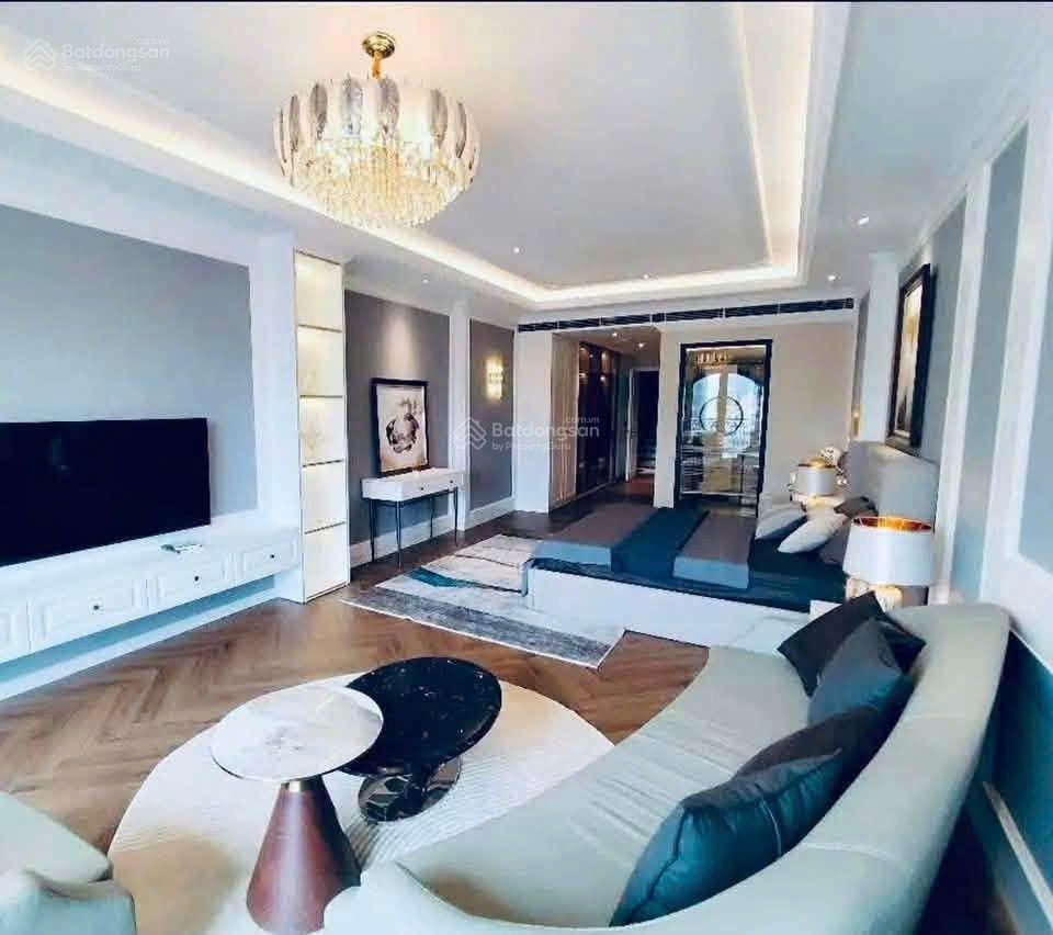 26,5 tỷ trung kính 70m*8 tầng*4,5m mt thang máy thông sàn ô tô tránh vỉa hè ô tô tránh dừng đỗ