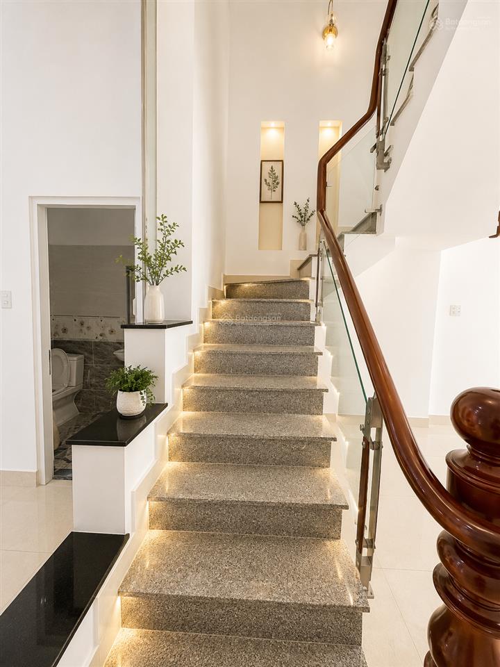 Lô góc 2 mặt thoáng 60m2 ô tô đậu cửa gần ngã tư thủ đức nhỉnh 6 tỷ