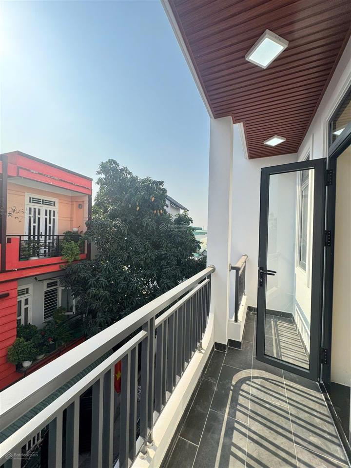 Nhà đỗ xuân hợp 99m2  mt 5m  xe hơi vào nhà  9,75 tỷ