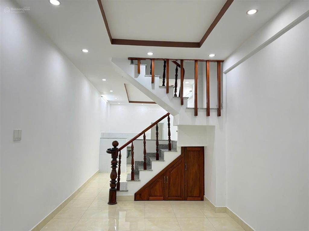 Hxh  2 tầng  nhà lê văn việt  54m²  3pn  2wc  đối diện vincom  nhỉnh 4 tỷ