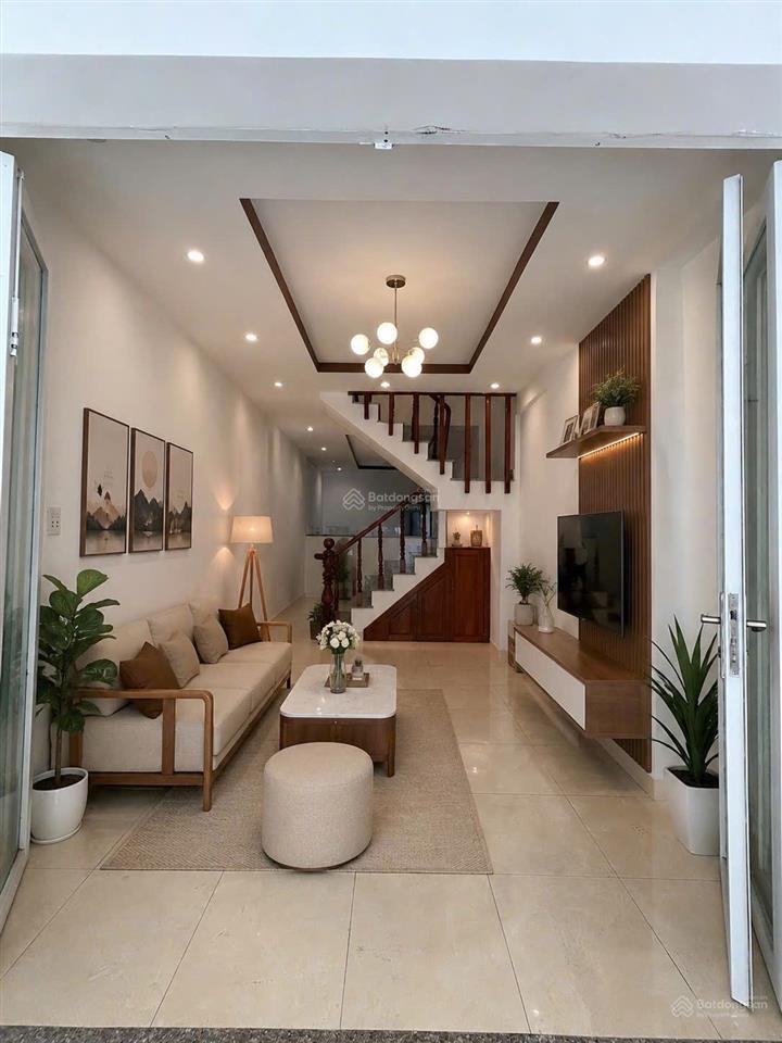 Hxh  2 tầng  nhà lê văn việt  54m²  3pn  2wc  đối diện vincom  nhỉnh 4 tỷ