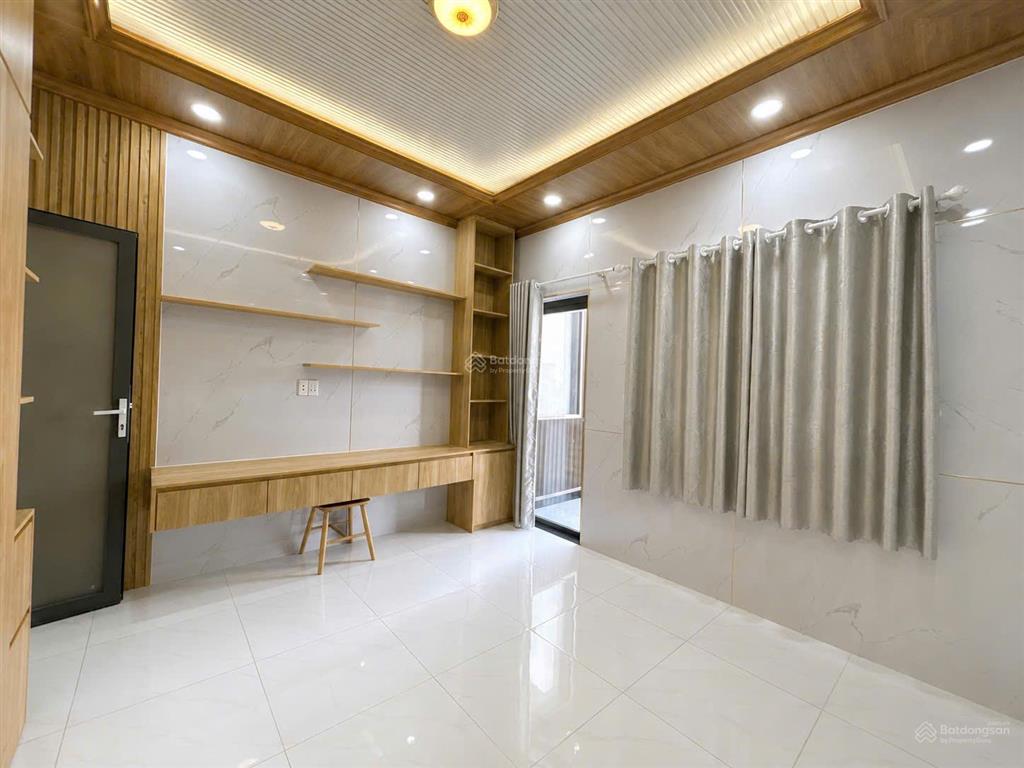 Nhà 3 tầng đường ô tô  ngay liên phường  nhỉnh 5 tỷ