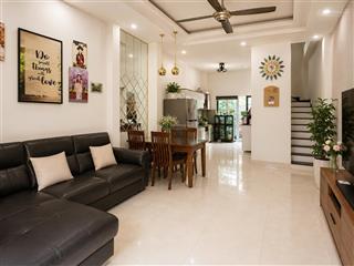 Chủ gấp bán nhà 3 tầng  ngang 5m  lê văn việt  tăng nhơn phú b  57m2  5.65 tỷ  ô tô đậu cửa