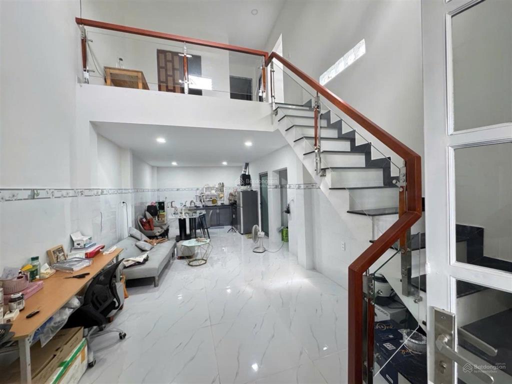 Gấp bán! nhà đẹp lê văn việt  dt đất 82m2  5,45 tỷ, xe hơi 7 chỗ vào nhà
