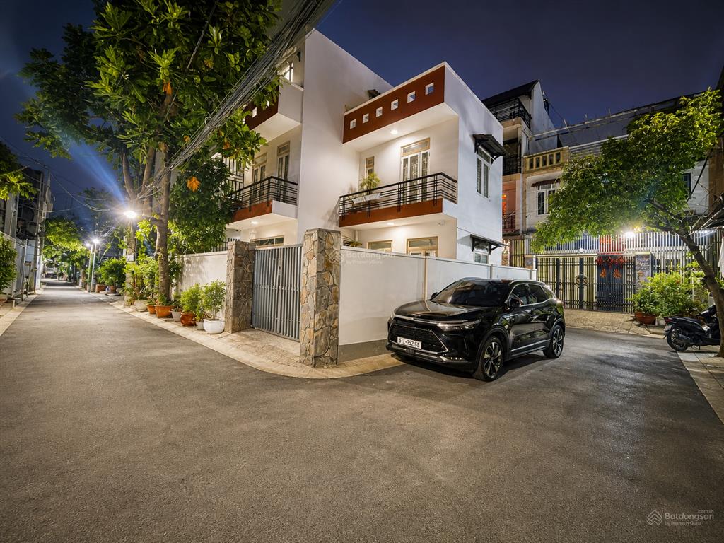 Nhà đẹp  hồ bá phấn  phước long a  dt 90m2  ngang 5m  full nội thất  chỉ 6.x tỷ