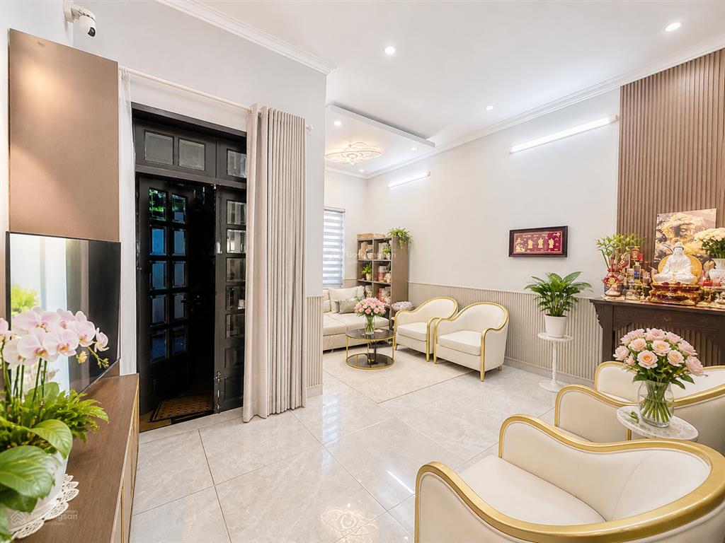 Nhà đẹp  hồ bá phấn  phước long a  dt 90m2  ngang 5m  full nội thất  chỉ 6.x tỷ