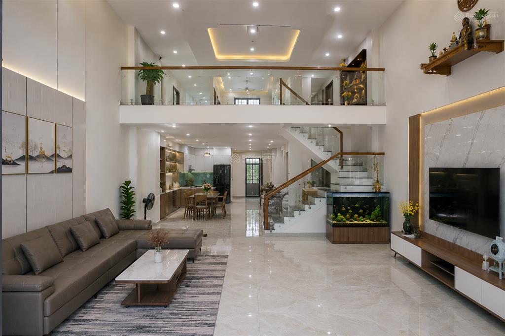 Chủ ngộp bank bán gấp  nhà mt đường 14  130m2  chỉ 8,7 tỷ (không có căn t2 để so sánh)