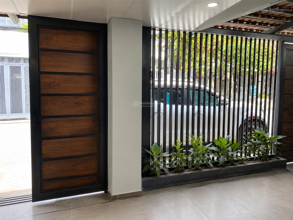 Chủ ngộp bank bán gấp  nhà mt đường 14  130m2  chỉ 8,7 tỷ (không có căn t2 để so sánh)