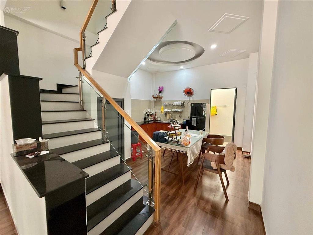 Chủ bán nhà 3 tầng mặt tiền đường gần global city chỉ 5.x tỷ
