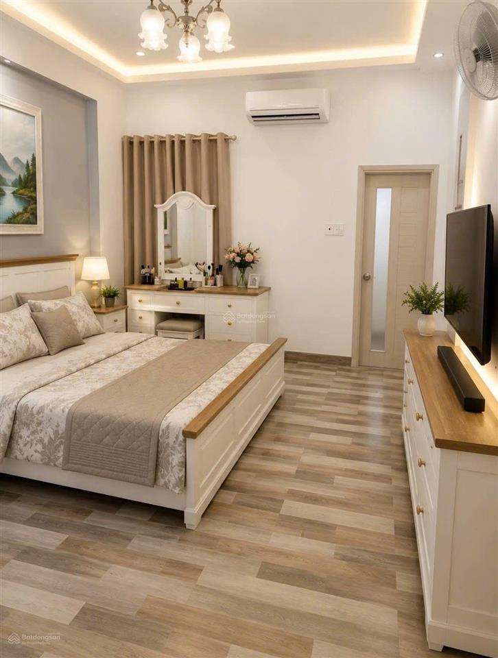 Chủ giảm 1 tỷ bán nhanh nhà 3 tầng 80m2  lê văn việt đường ô tô tránh nhau chỉ 6,5 tỷ