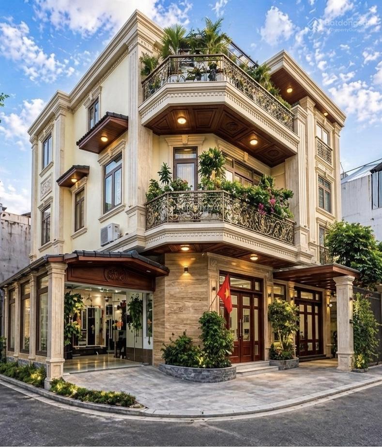 Bán nhà lô góc 2 mt luỹ bán bích . ngang bề thế 6m  thích hợp ở và cho thuê