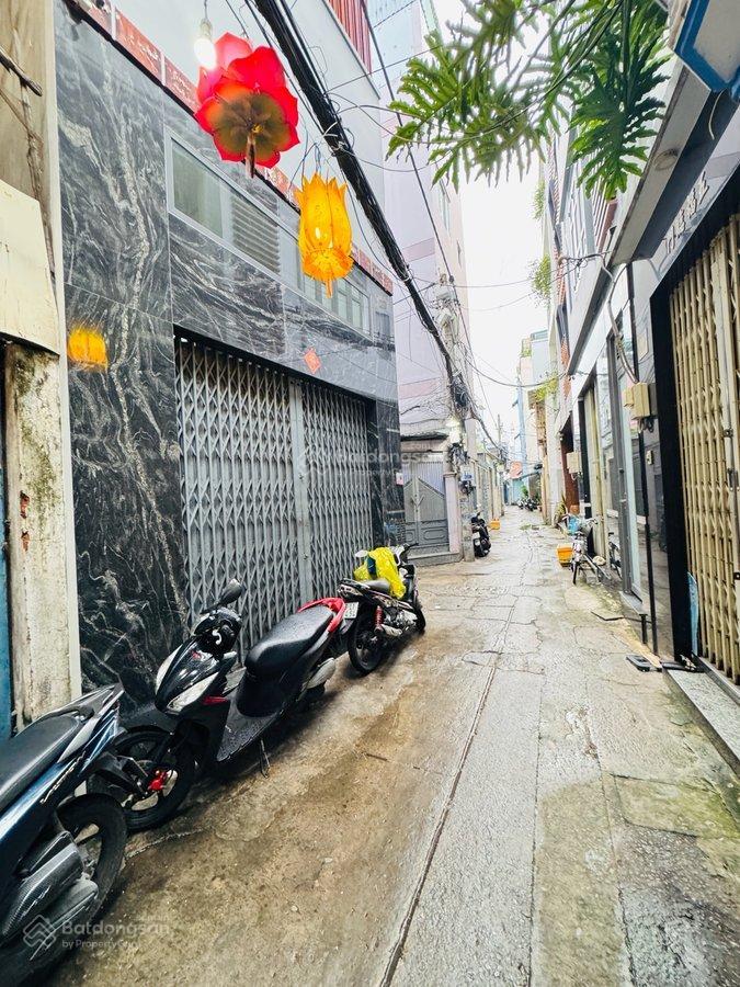 Bán nhà lô góc nguyễn văn nguyễn  p. tân định, quận 1, hẻm thông, nhà lô góc thoáng sáng