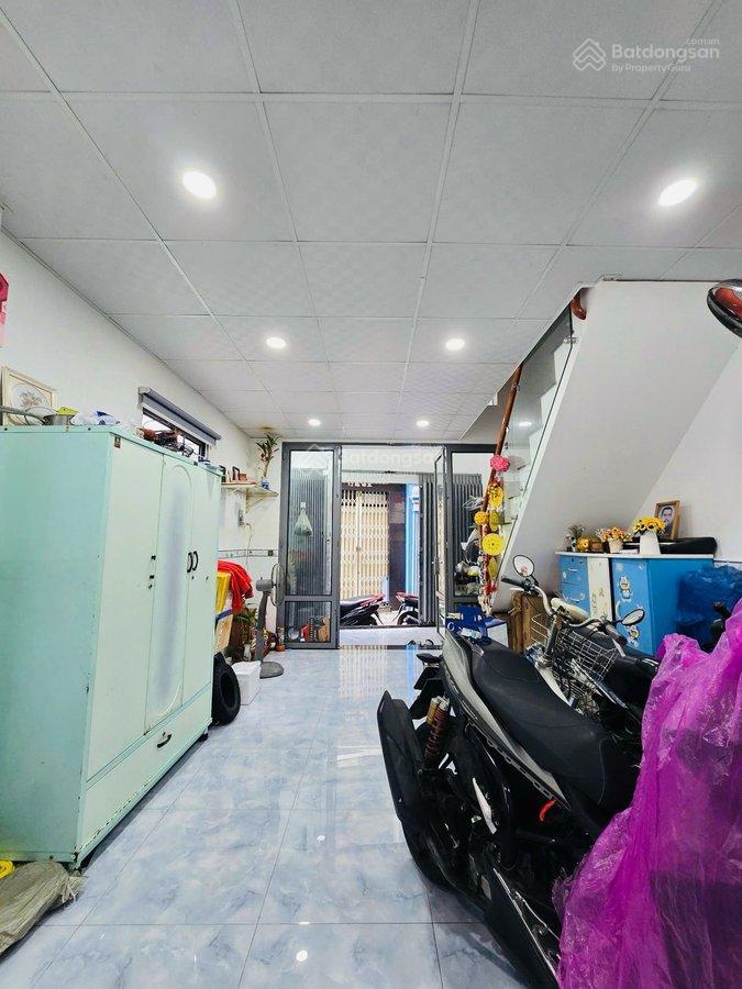 Bán nhà lô góc nguyễn văn nguyễn  p. tân định, quận 1, hẻm thông, nhà lô góc thoáng sáng