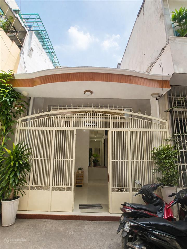 Bán nhà hxh phan văn trị  nguyễn văn cừ, quận 5  44m2  2 tầng ngang 3.8m sân đậu ô tô 7 chỗ 8.9t