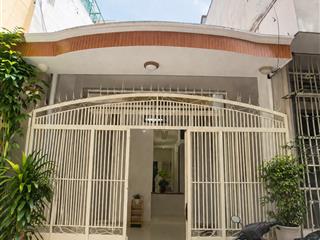 Bán nhà hxh phan văn trị  nguyễn văn cừ, quận 5  44m2  2 tầng ngang 3.8m sân đậu ô tô 7 chỗ 8.9t